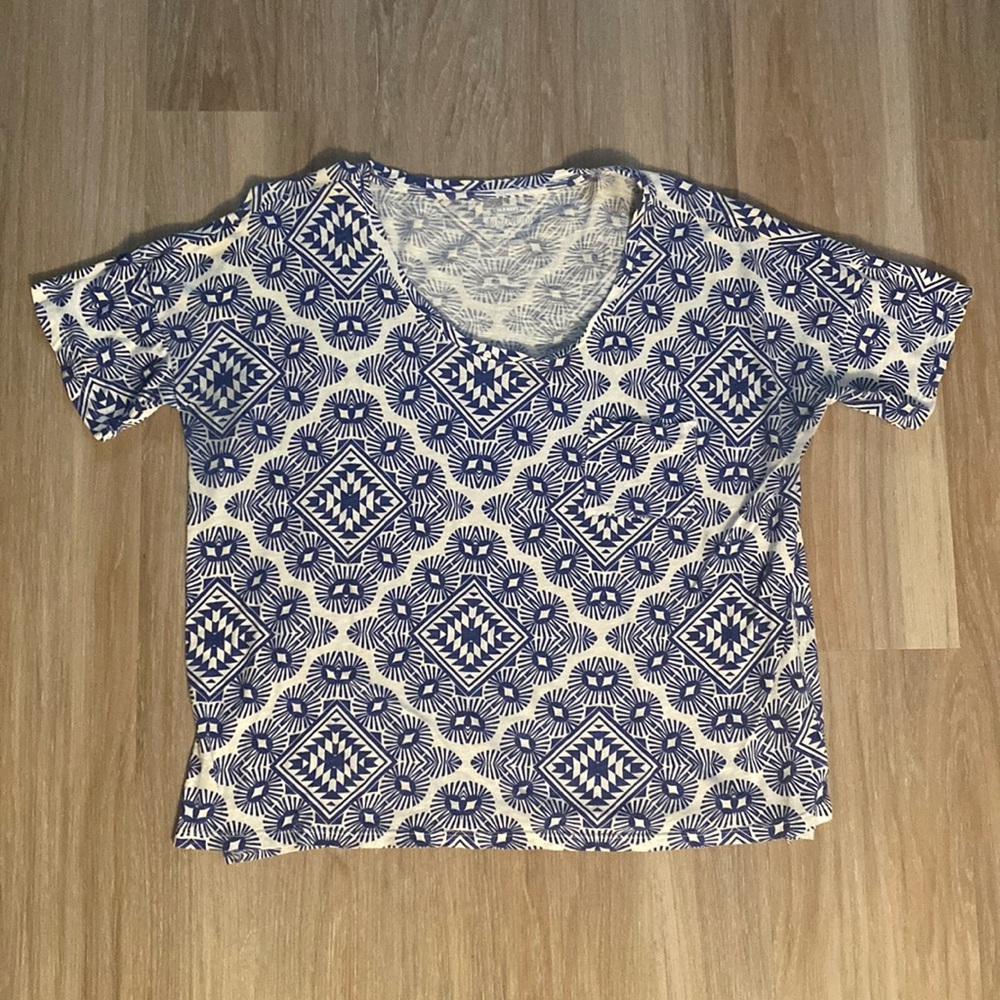 Large Old Navy Tee